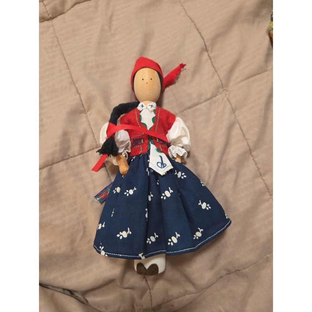 VINTAGE  Wooden Handmade Folk Art from  POLAND Peg Doll Traditional Dress 8"